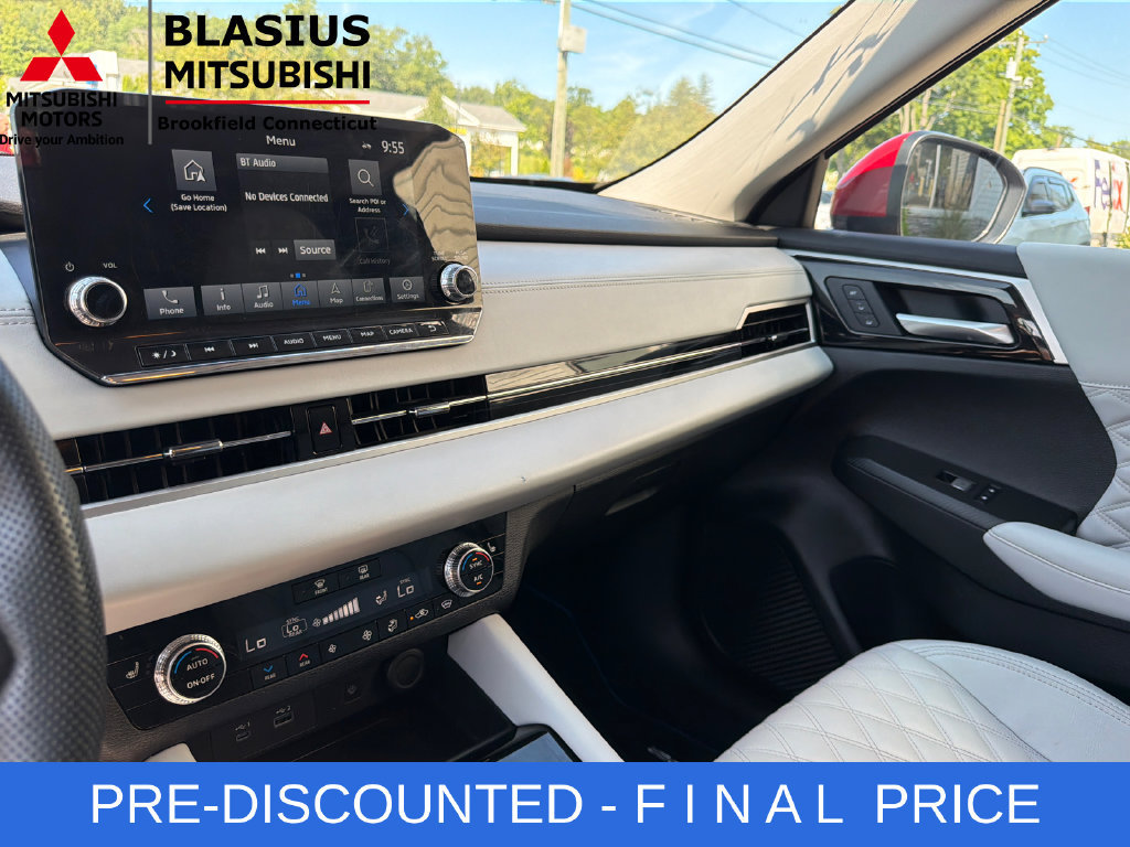 Used 2023 Mitsubishi Outlander SEL AWD/4WD image 30