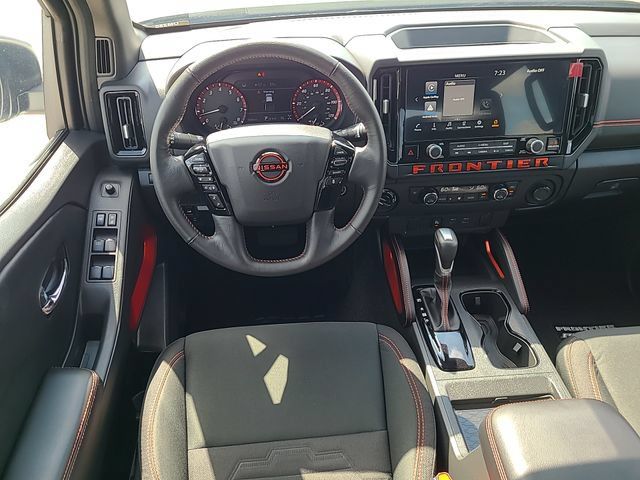 Used 2025 Nissan Frontier PRO-4X AWD/4WD image 24