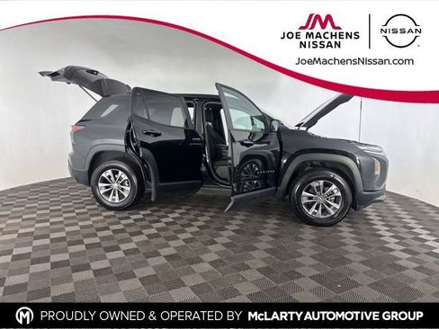 Used 2025 Chevrolet Equinox LT image 13