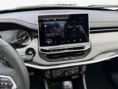 Used 2023 Jeep Compass Latitude w/ Sun and Sound Group image 13