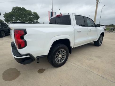 Used 2023 Chevrolet Colorado LT w/ LT Convenience Package II AWD/4WD image 8