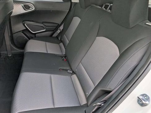 Used 2025 Kia Soul LX image 9