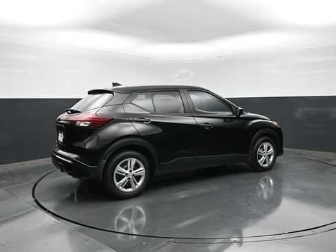 Used 2025 Nissan Kicks Play S FWD image 7