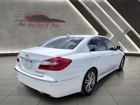Used 2012 Hyundai Genesis 4.6 RWD image 10