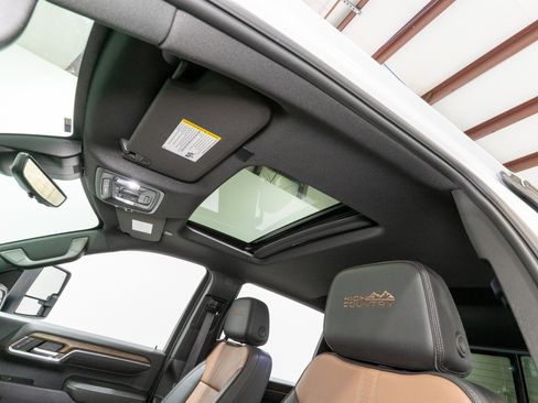 Used 2024 Chevrolet Silverado 2500 High Country w/ High Country Premium Package image 22