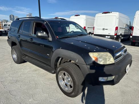 Used 2005 Toyota 4Runner SR5 w/ Preferred Accessory Pkg RWD image 7