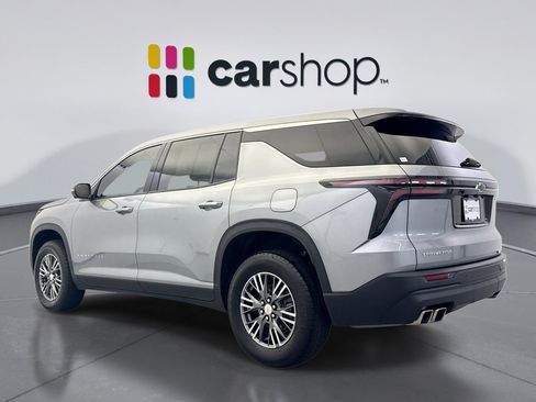 Used 2024 Chevrolet Traverse LS FWD image 3