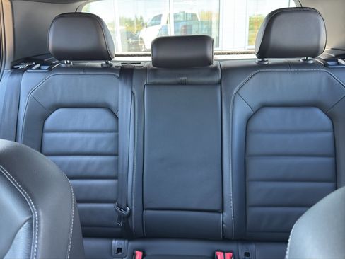 Used 2015 Volkswagen Golf R 4-Door image 23