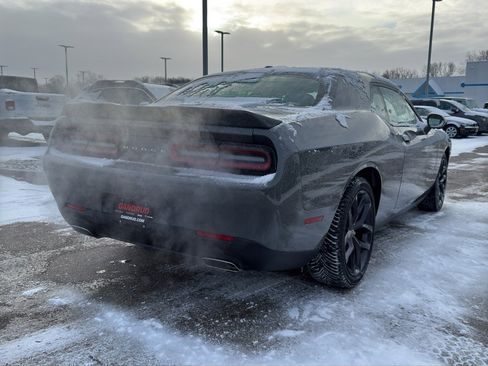 Used 2019 Dodge Challenger SXT w/ Blacktop Package image 5