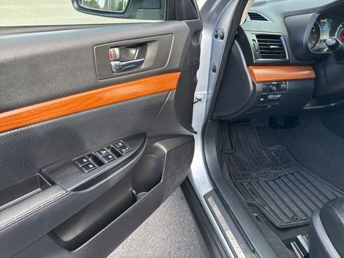 Used 2013 Subaru Outback 2.5i Limited image 14