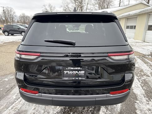 New 2026 Jeep Grand Cherokee Altitude AWD/4WD image 5
