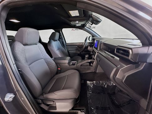 Used 2025 Toyota Tacoma SR5 image 28