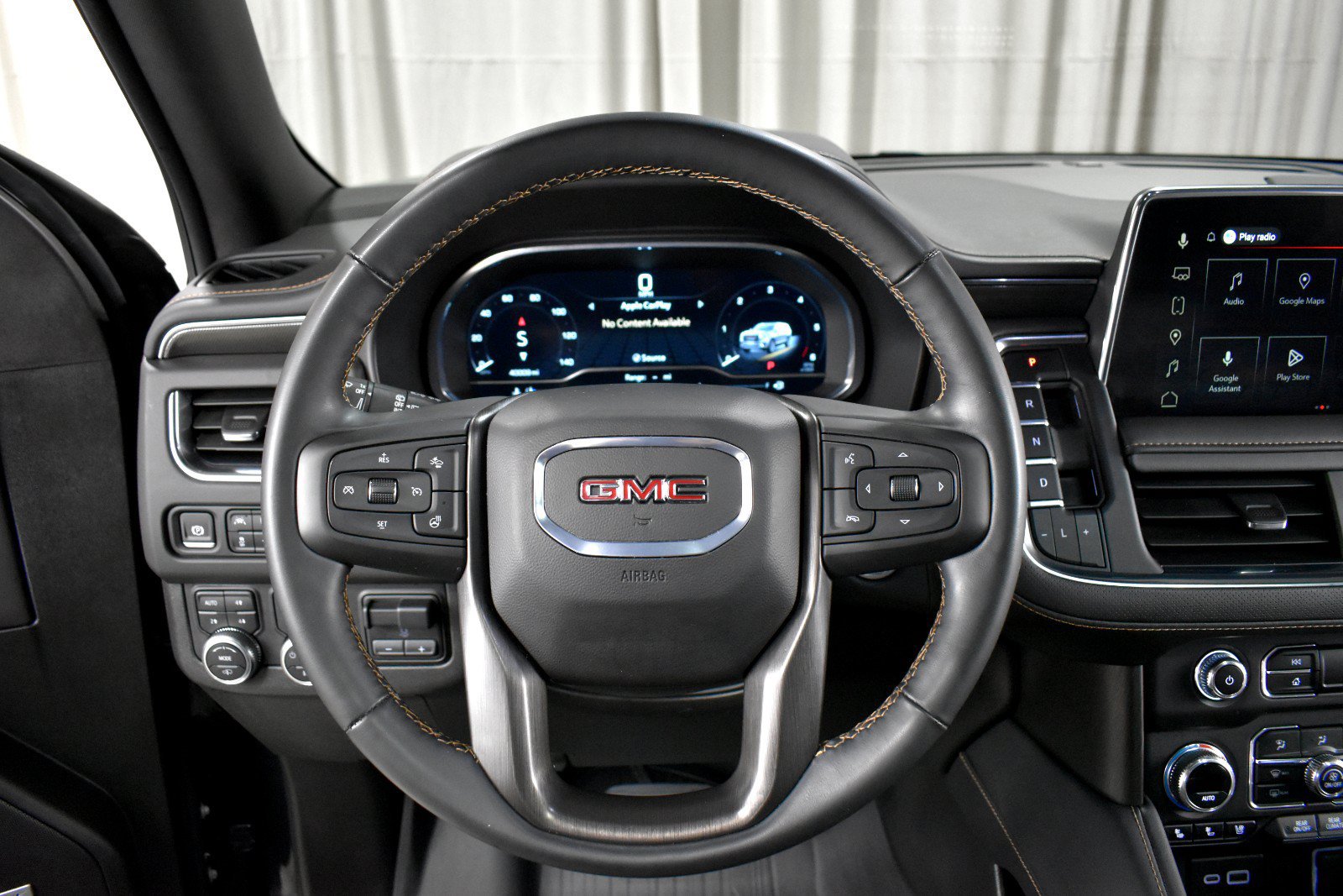 Used 2024 GMC Yukon AT4 w/ AT4 Premium Plus Package AWD/4WD image 19