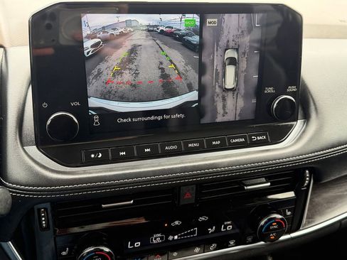 Used 2021 Nissan Rogue SL w/ Premium Package image 22