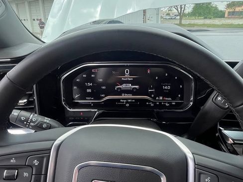 Used 2025 GMC Sierra 1500 Elevation w/ X31 Off-Road Package AWD/4WD image 11