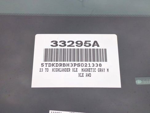 Used 2023 Toyota Highlander XLE image 19