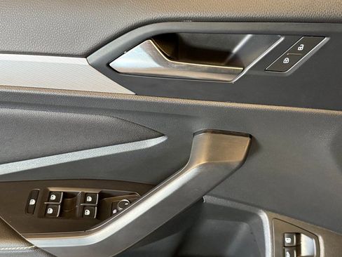 Used 2024 Volkswagen Jetta Sport image 17