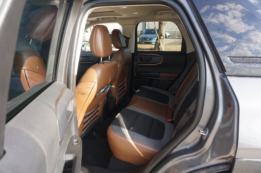 Used 2021 Ford Bronco Sport Outer Banks w/ Outer Banks Package AWD/4WD image 14