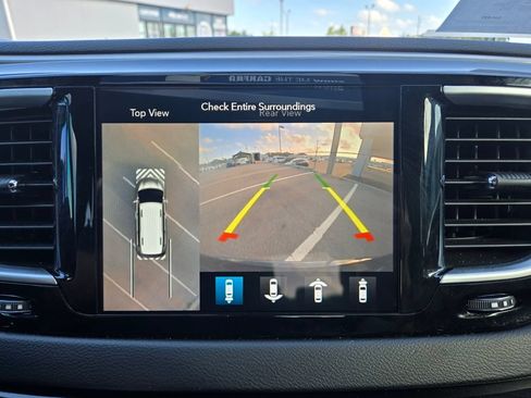 Used 2019 Chrysler Pacifica Touring-L Plus w/ Advanced Safetytec Group FWD image 32