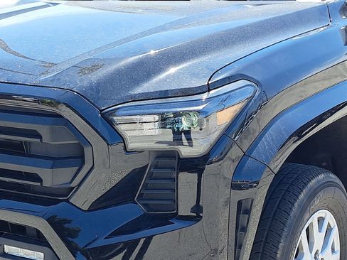 Used 2024 Toyota Tacoma SR5 AWD/4WD image 9