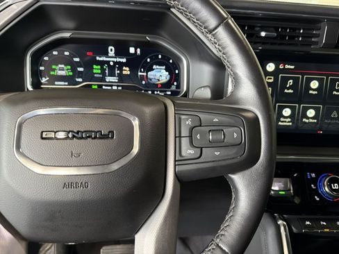Used 2022 GMC Sierra 1500 Denali w/ Denali Reserve Package RWD image 16