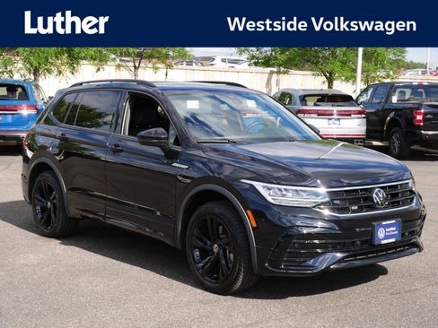 Certified 2024 Volkswagen Tiguan SE R-Line AWD/4WD image 1