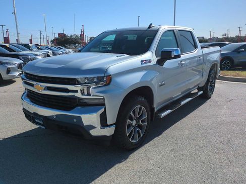 Used 2021 Chevrolet Silverado 1500 LT w/ Z71 Off-Road Package image 4
