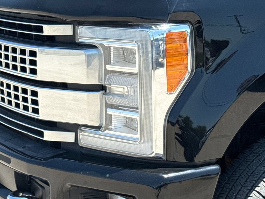 Used 2018 Ford F350 Platinum w/ Platinum Ultimate Package AWD/4WD image 4