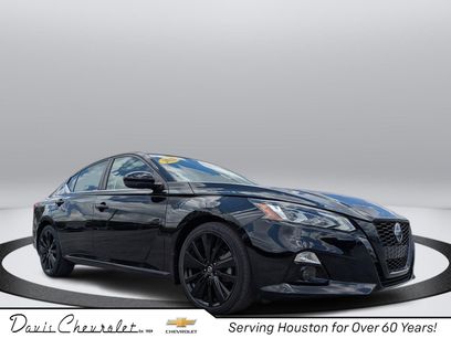 Used 2022 Nissan Altima 2.5 SR w/ Midnight Edition Package