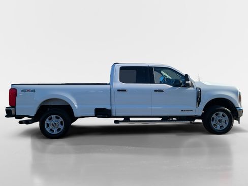 Used 2025 Ford F250 XLT image 3