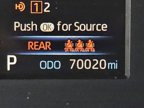 Used 2022 Toyota Tundra SR5 w/ SR5 Convenience Package AWD/4WD image 27