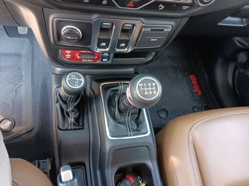 Used 2021 Jeep Wrangler Rubicon AWD/4WD image 27