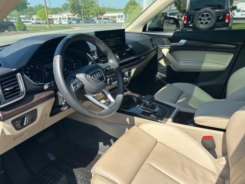 Used 2024 Audi Q5 2.0T Premium w/ Convenience Package AWD/4WD image 8