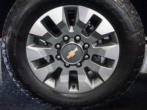 Used 2025 Chevrolet Silverado 2500 Custom w/ Z71 Off-Road Package AWD/4WD image 7