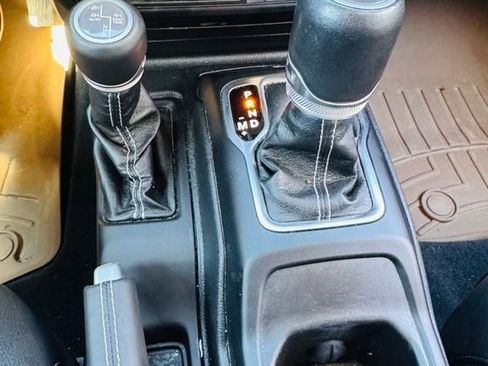 Used 2022 Jeep Wrangler Unlimited Sahara w/ Cold Weather Group AWD/4WD image 23