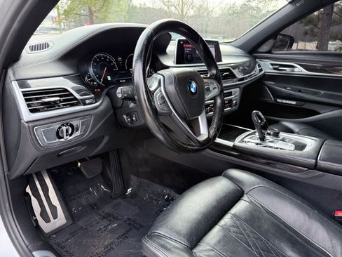 Used 2018 BMW 750i xDrive image 21