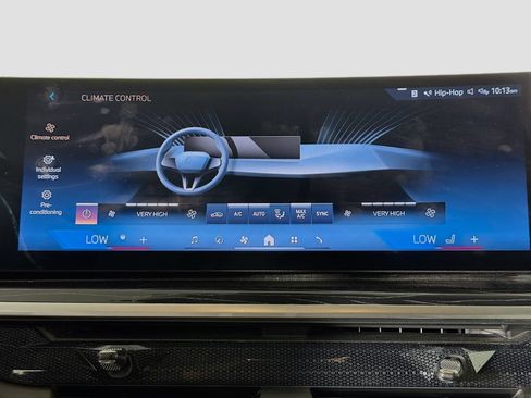Certified 2024 BMW X7 xDrive40i w/ M Sport Package AWD/4WD image 16