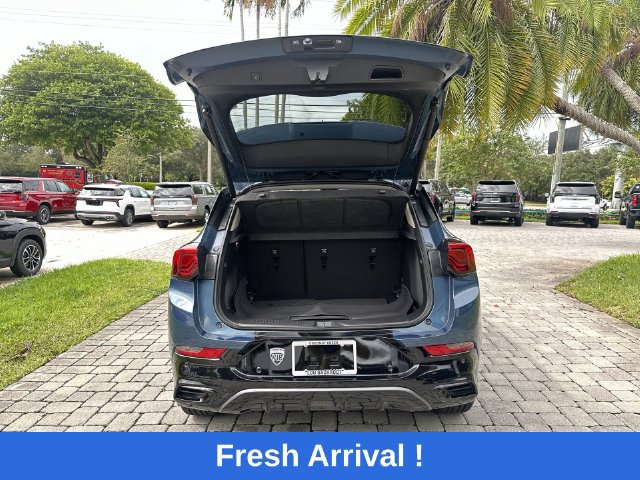 Used 2025 Buick Encore GX Sport Touring w/ Advanced Technology Package FWD image 28
