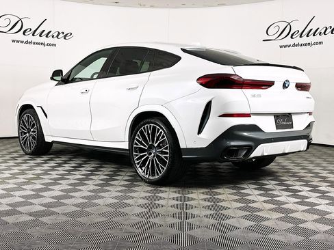 Used 2024 BMW X6 xDrive40i w/ Premium Package image 4