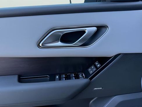 New 2026 Land Rover Range Rover Velar Dynamic SE AWD/4WD image 16
