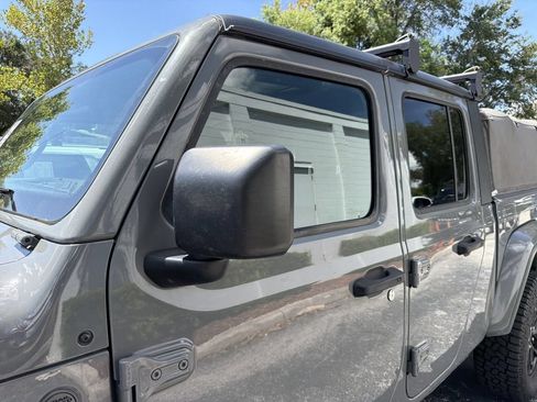 Used 2022 Jeep Gladiator Sport AWD/4WD image 5