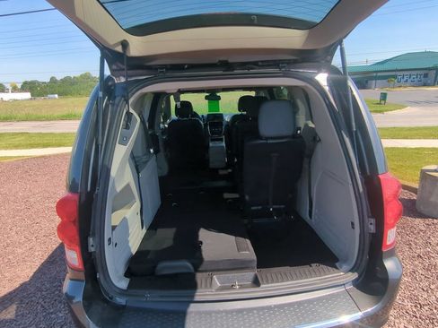 Used 2019 Dodge Grand Caravan SXT FWD image 24