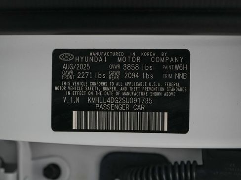 Used 2025 Hyundai Elantra SE FWD image 24