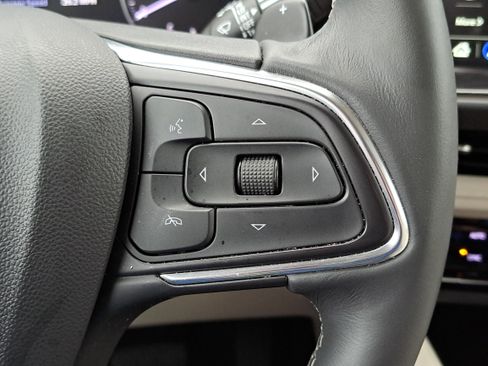 Used 2022 Buick Envision Essence w/ Technology Package I image 18