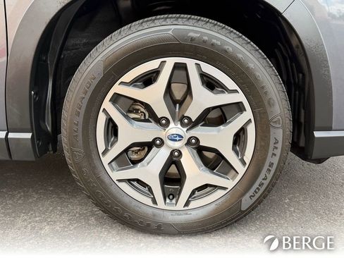 Used 2022 Subaru Forester Premium AWD/4WD image 11