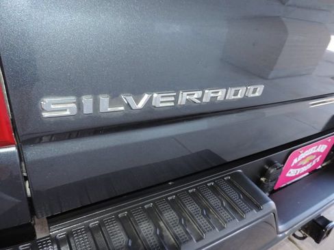 Used 2020 Chevrolet Silverado 1500 Custom w/ Custom Value Package RWD image 17