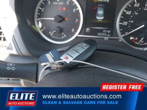 Used 2017 Nissan Sentra SV w/ Driver's Assist Package image 21