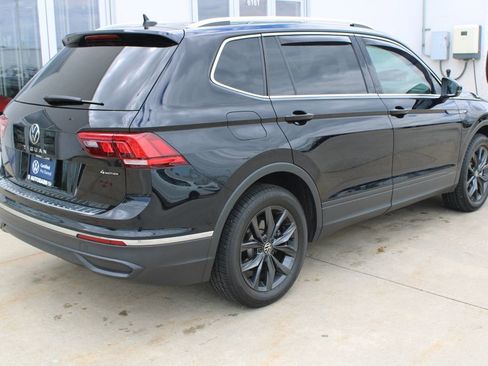 Certified 2024 Volkswagen Tiguan SE w/ Panoramic Sunroof Package AWD/4WD image 6