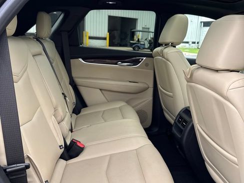 Used 2019 Cadillac XT5 Luxury w/ Advanced Security Package FWD image 12