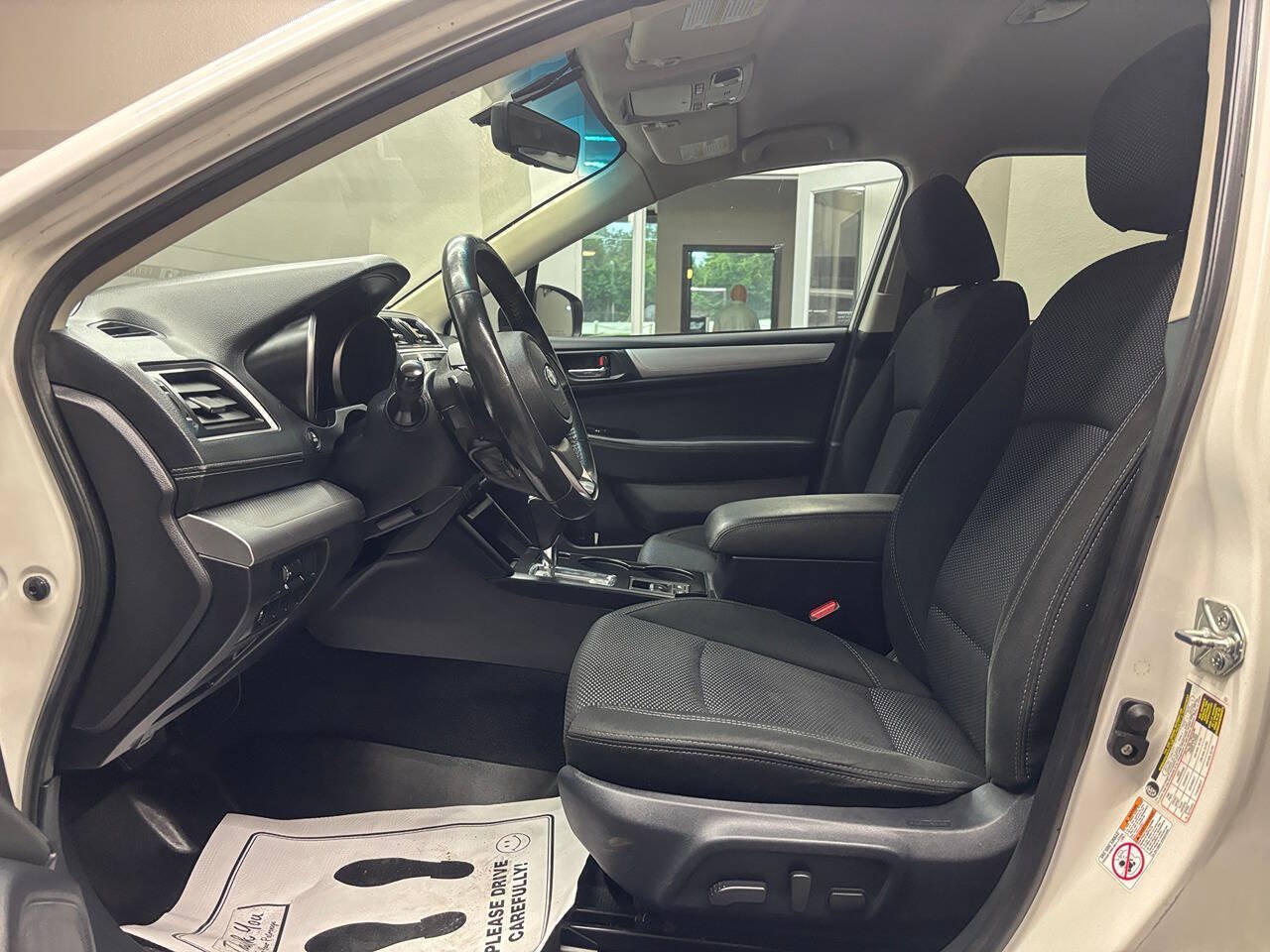Used 2018 Subaru Outback 2.5i Premium w/ Popular Package #1 AWD/4WD image 17